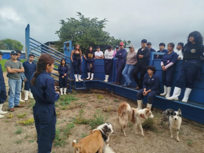 Los alumnos de cuarto semestre de la licenciatura en Medicina Veterinaria y Zootecnia de esta unidad académica visitaron "El rancho El Carmen", ubicada en el municipio de Ocozocoutla, Chiapas